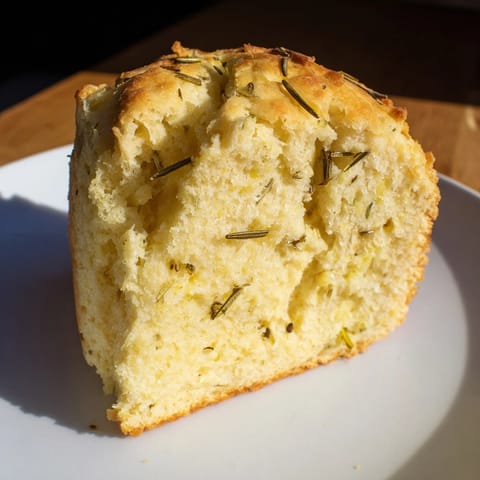 Yeast-Free Garlic Rosemary Bannock